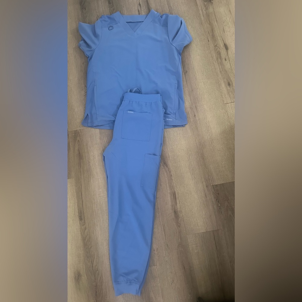 3 Jaanuu Large scrub sets